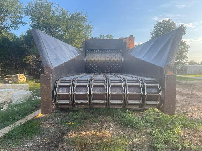 Factors to consider when choosing a horizontal grinder for land clearing